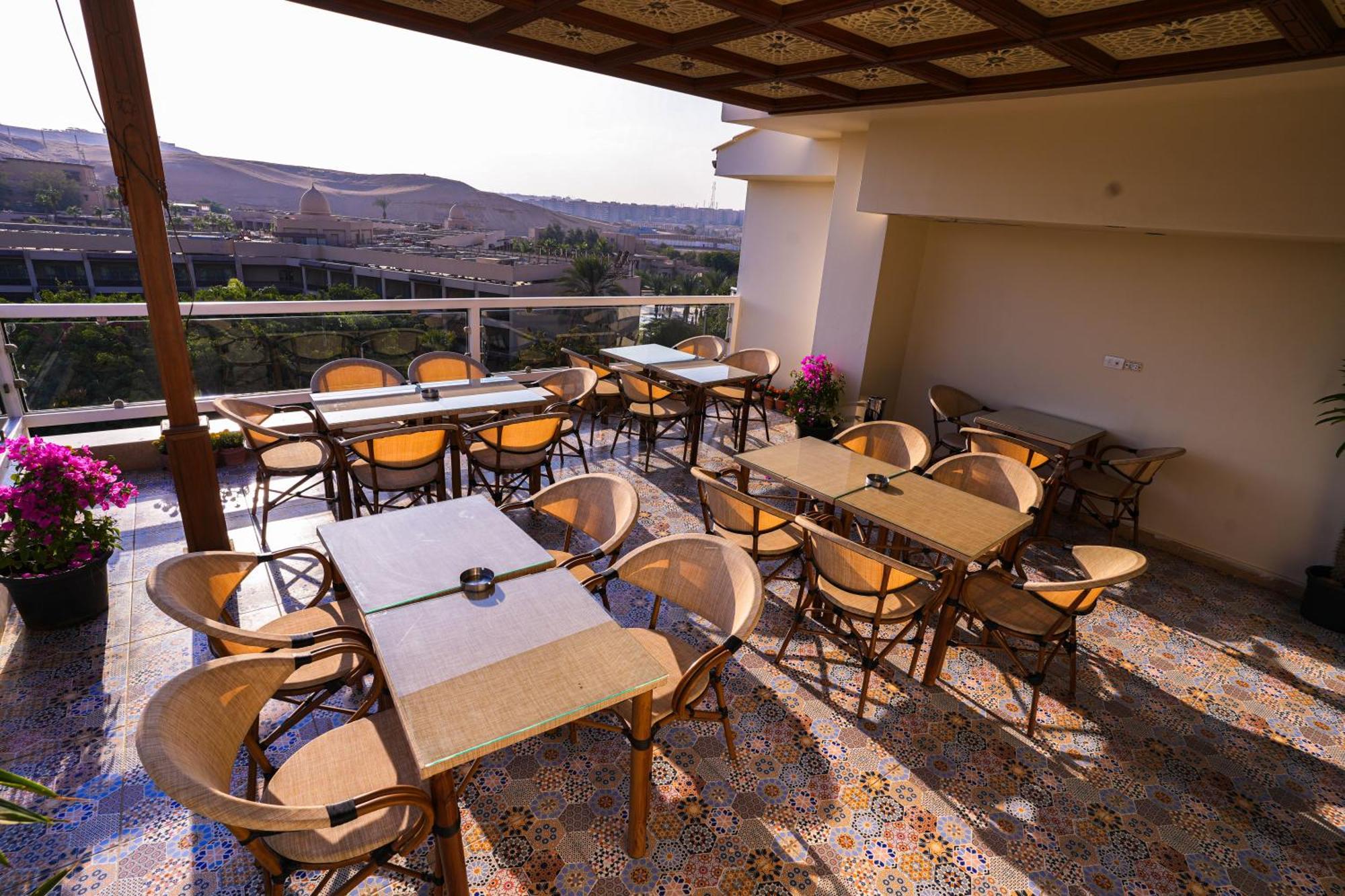 Doudou Pyramids View Hotel Kafrat al Jabal Экстерьер фото