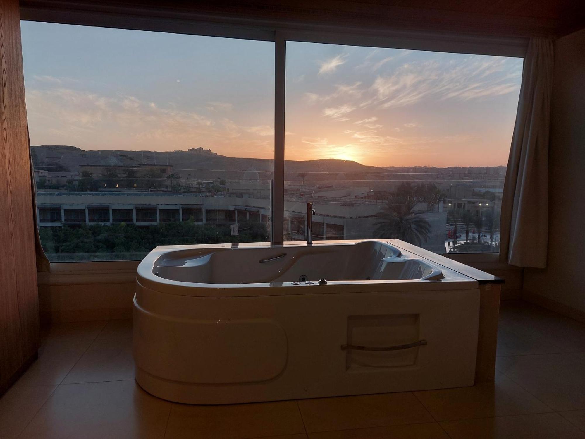 Doudou Pyramids View Hotel Kafrat al Jabal Экстерьер фото